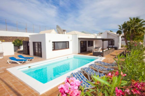Casa Prieto - 3 Bedroom villa - Heated pool and WiFi - Great for families